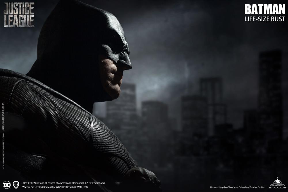 Justice League Batman Life-Size Bust Gallery Image 11