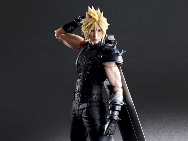 Final Fantasy VII Remake Play Arts Kai Cloud Strife (Version 2) Gallery Image 1