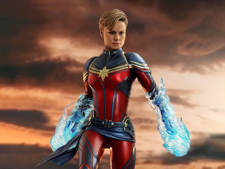 Avengers: Endgame MMS575 Captain Marvel 1/6th Scale Collectible Figure Gallery Image 1