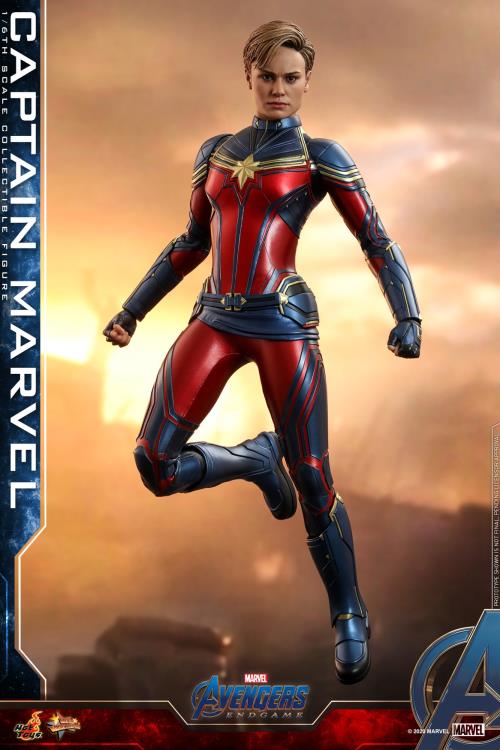 Avengers: Endgame MMS575 Captain Marvel 1/6th Scale Collectible Figure Gallery Image 3