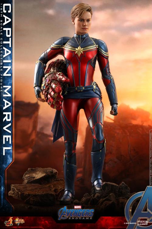 Avengers: Endgame MMS575 Captain Marvel 1/6th Scale Collectible Figure Gallery Image 4