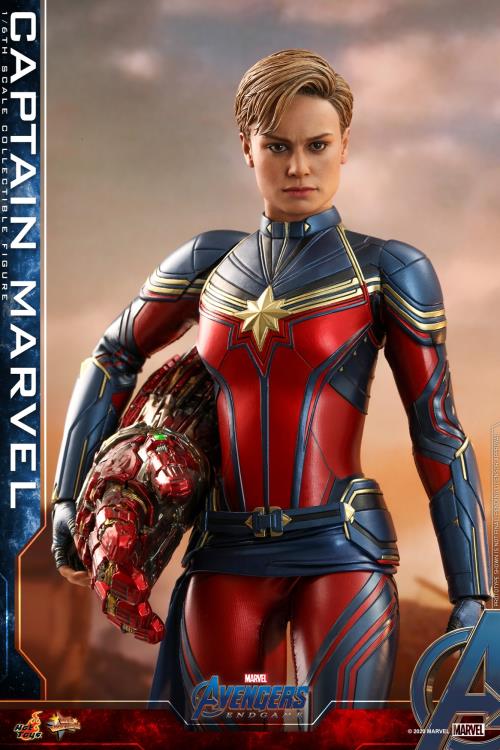 Avengers: Endgame MMS575 Captain Marvel 1/6th Scale Collectible Figure Gallery Image 9