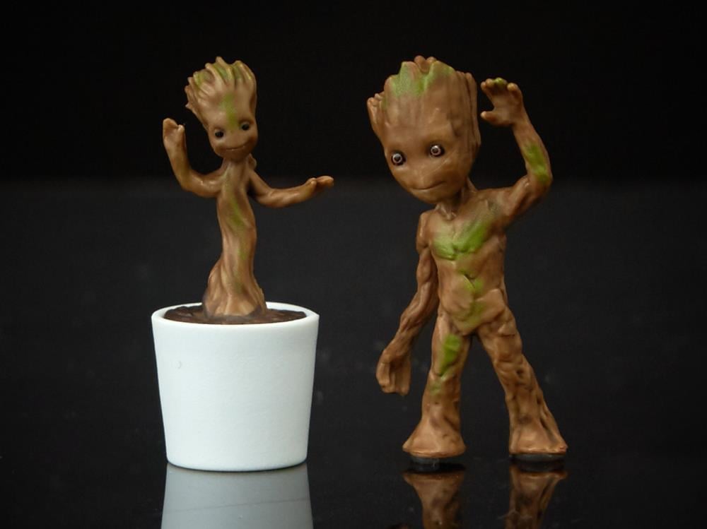 Guardians of the Galaxy Marvel Legends Groot Evolution Action Figure Gallery Image 5