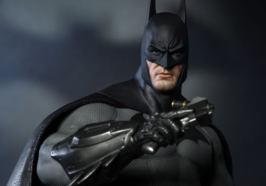 Batman: Arkham City VGM18 Batman 1/6th Scale Collectible Figure Gallery Image 17