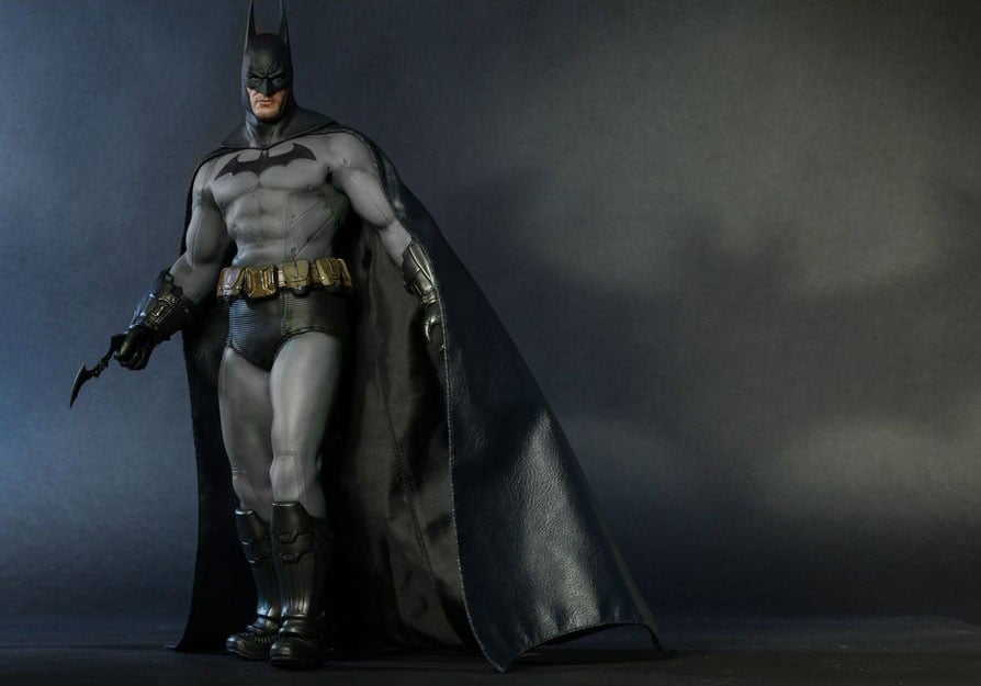 Batman: Arkham City VGM18 Batman 1/6th Scale Collectible Figure Gallery Image 11