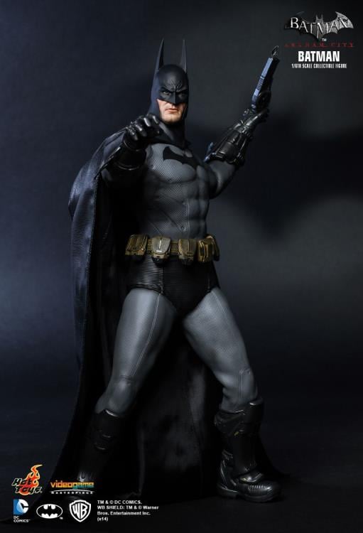 Batman: Arkham City VGM18 Batman 1/6th Scale Collectible Figure Gallery Image 7