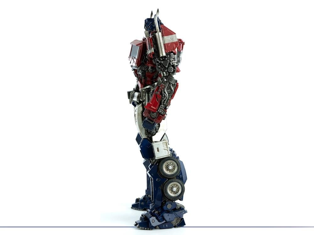 Transformers: Bumblebee DLX Scale Collectible Series Optimus Prime Gallery Image 5