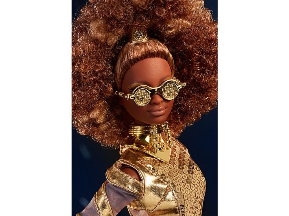 Star Wars C-3PO x Barbie Doll Gallery Image 5
