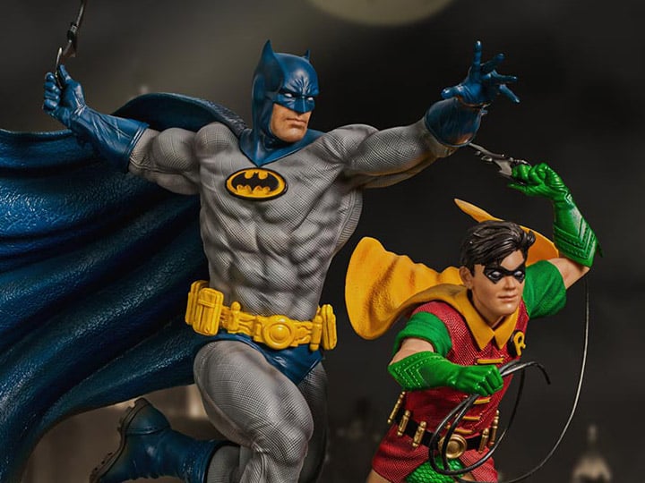 DC Comics Batman & Robin 1/10 Deluxe Art Scale Limited Edition Statue (Ivan Reis) Gallery Image 1