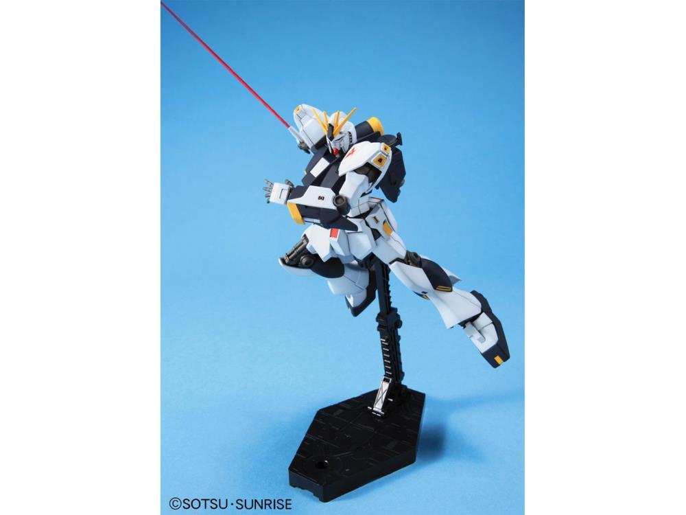 Mobile Suit Gundam: Char's Counterattack HGUC #86 RX-93 Nu Gundam 1/144 Scale Model Kit Gallery Image 9