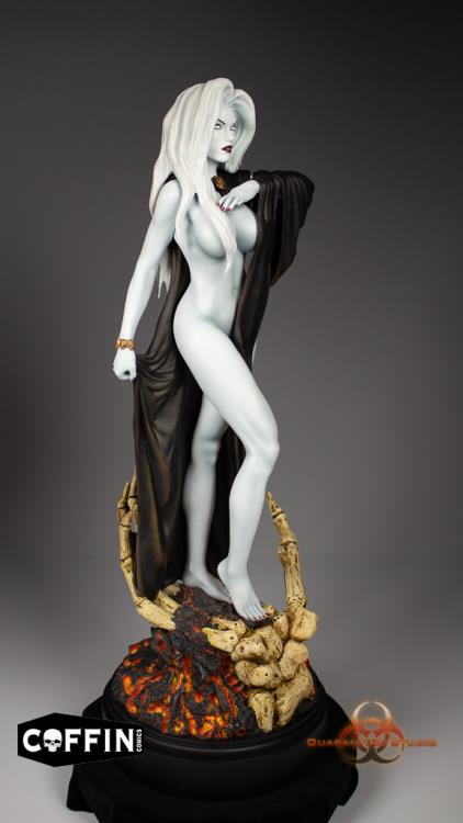 Lady Death: Seductress 1/6 Scale Statue Gallery Image 4