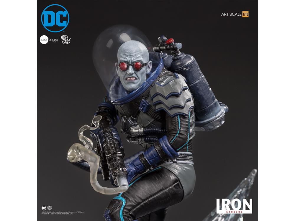 DC Comics Mr. Freeze 1/10 Deluxe Art Scale Limited Edition Statue Gallery Image 9