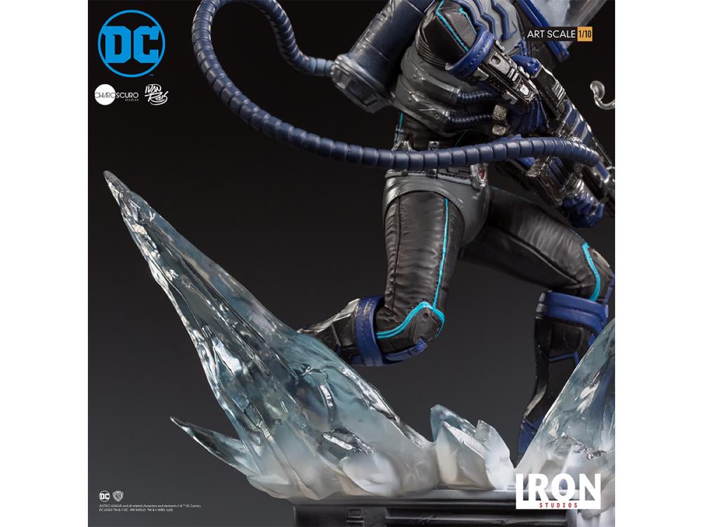 DC Comics Mr. Freeze 1/10 Deluxe Art Scale Limited Edition Statue Gallery Image 12