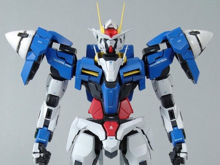 Mobile Suit Gundam 00 PG 00 Raiser Gundam 1/60 Scale Model Kit Gallery Image 1