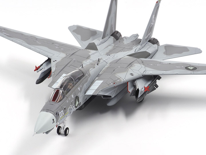 Macross F-14 S-Type Kai (The Monochrome) 1/72 Scale Model Gallery Image 1