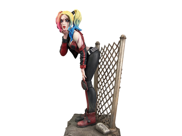 DC Comics Gallery DCeased Harley Quinn Figure Gallery Image 1