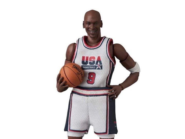 Michael Jordan (1992 Team USA) MAFEX No.132 Action Figure Gallery Image 1