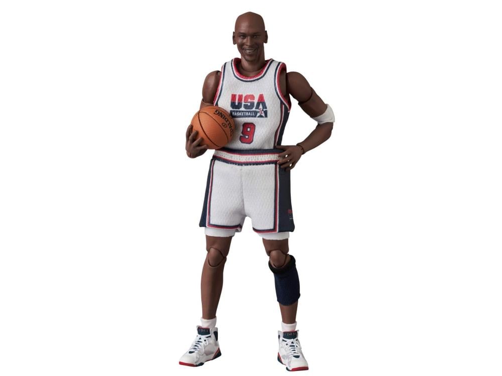 Michael Jordan (1992 Team USA) MAFEX No.132 Action Figure Gallery Image 3