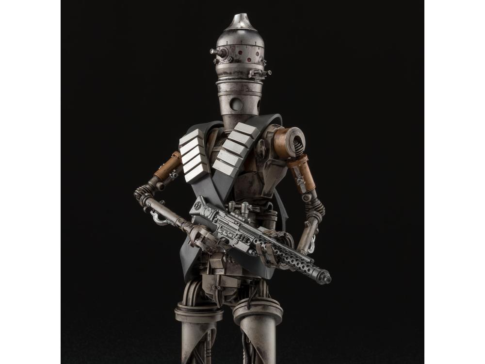 The Mandalorian S.H.Figuarts IG-11 Exclusive Action Figure Gallery Image 8