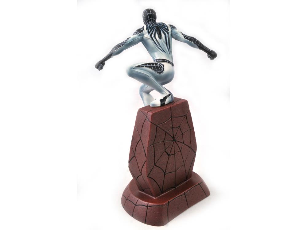 Marvel's Spider-Man Gallery Negative Suit Spider-Man SDCC 2020 Limited Edition Exclusive Figure Gallery Image 5