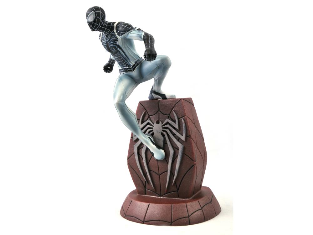 Marvel's Spider-Man Gallery Negative Suit Spider-Man SDCC 2020 Limited Edition Exclusive Figure Gallery Image 4