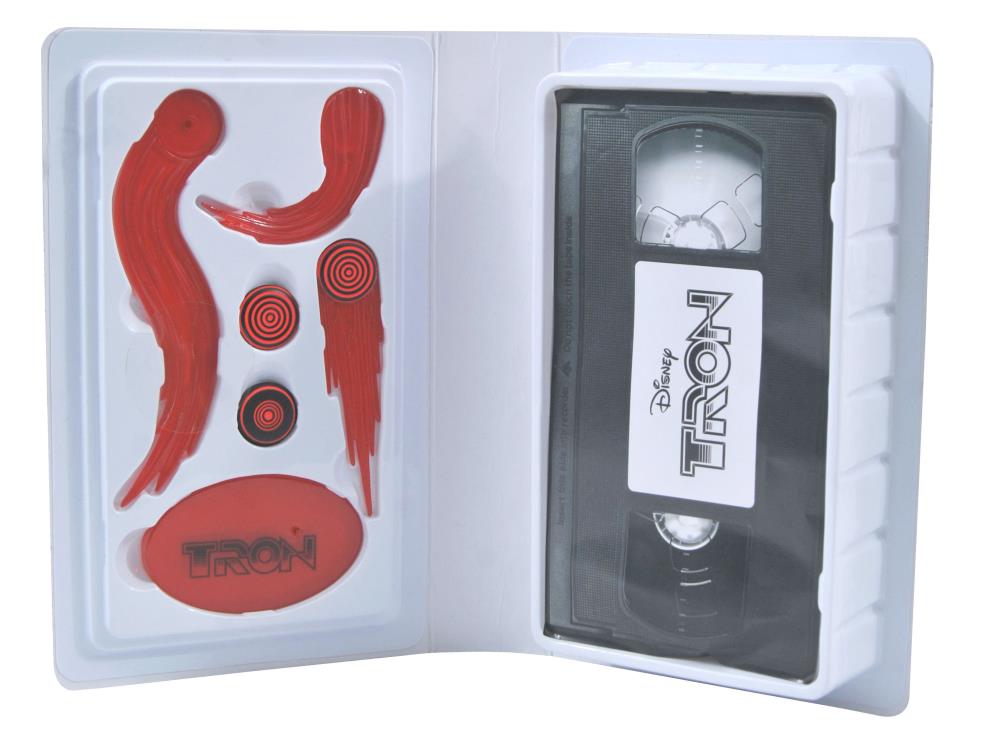 Tron Deluxe VHS Figure SDCC 2020 Exclusive Box Set Gallery Image 7