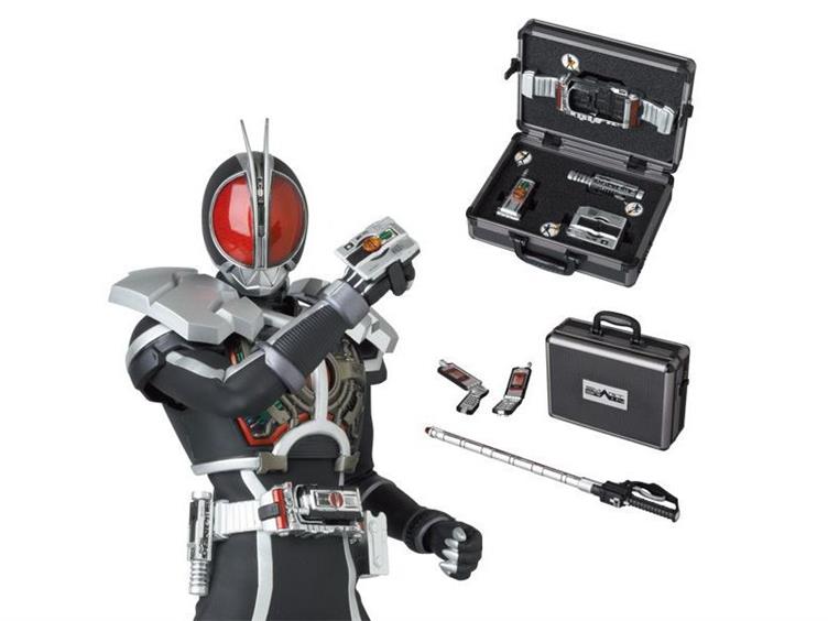 Kamen Rider Real Action Heroes DX No.686 Kamen Rider Faiz (Accel Form) 1.5 Exclusive Gallery Image 3