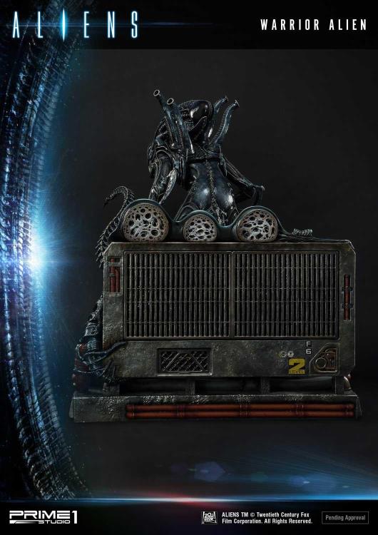 Aliens Premium Masterline Warrior Alien Statue Gallery Image 5