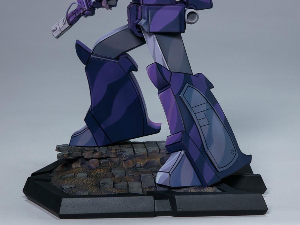 Transformers Classic Scale Shockwave Limited Edition Statue Gallery Image 17