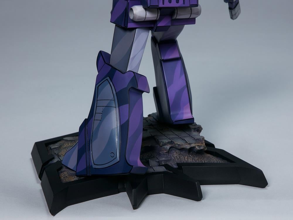 Transformers Classic Scale Shockwave Limited Edition Statue Gallery Image 18