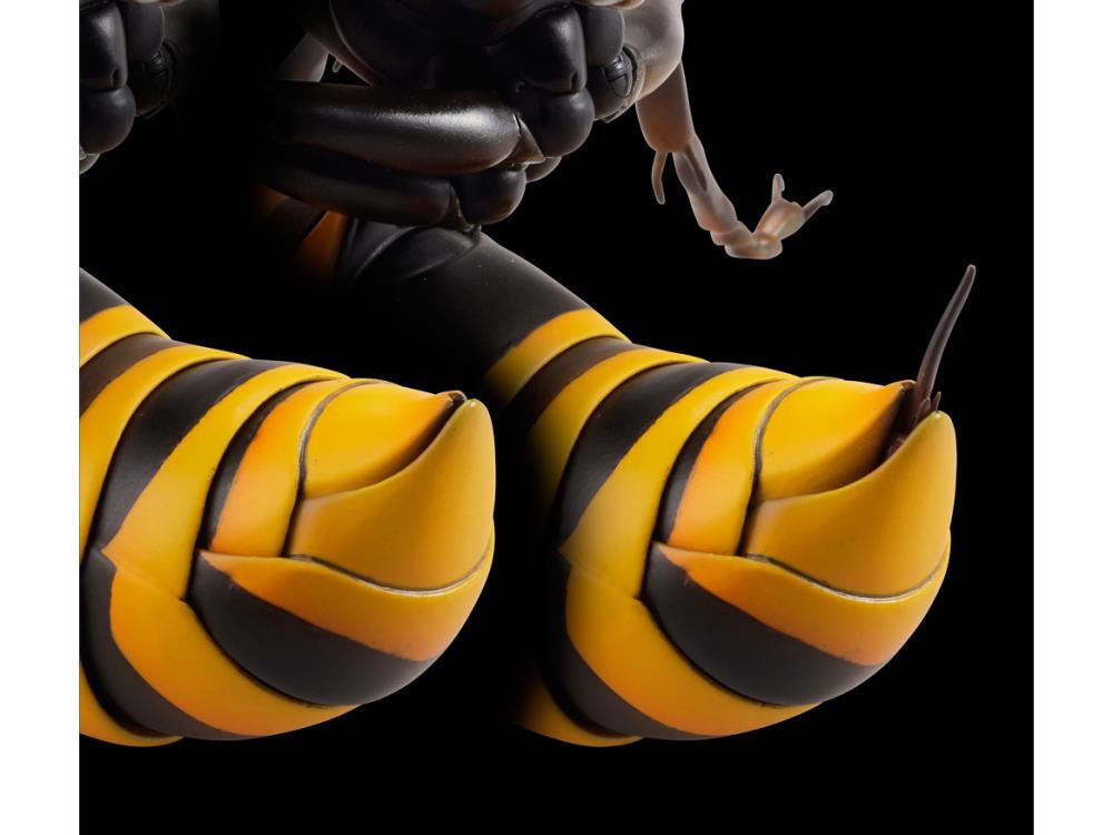 Revoltech RevoGeo Vespa Mandarinia (Asian Giant Hornet) Gallery Image 17