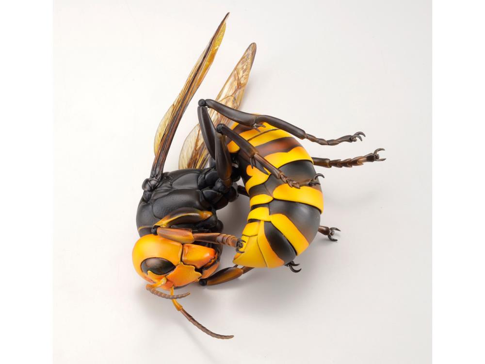 Revoltech RevoGeo Vespa Mandarinia (Asian Giant Hornet) Gallery Image 11