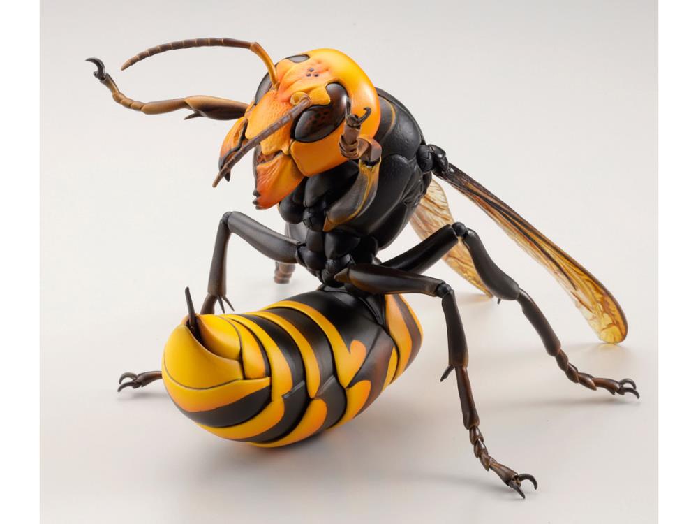 Revoltech RevoGeo Vespa Mandarinia (Asian Giant Hornet) Gallery Image 10