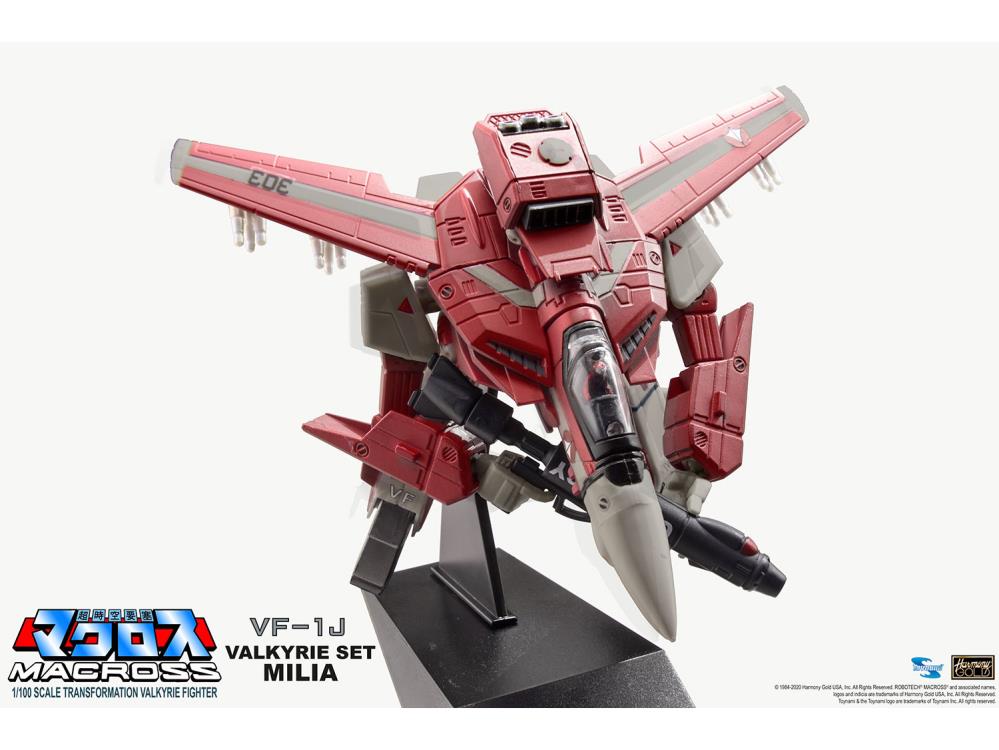 Macross Saga Retro Transformable Collection VF-1J Milia Valkyrie 1/100 Scale Figure Gallery Image 5