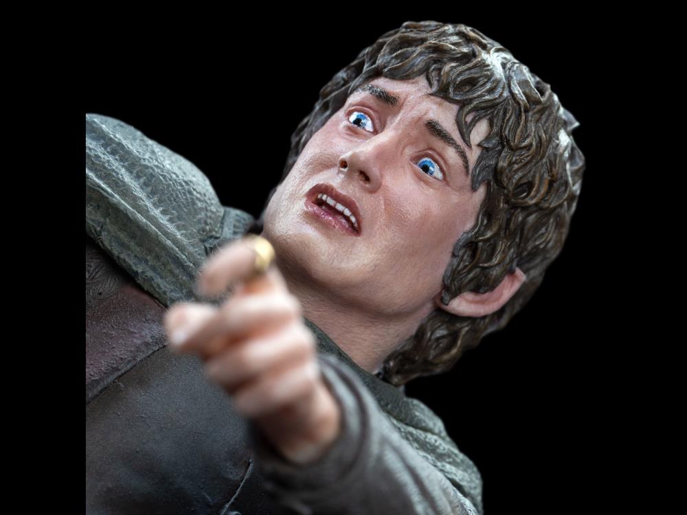 The Lord of the Rings The Witch-King & Frodo at Weathertop 1/6 Scale Limited Edition Statue Gallery Image 11