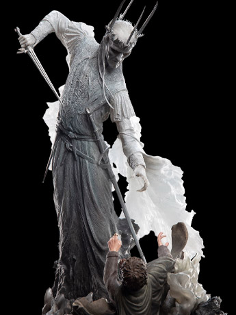 The Lord of the Rings The Witch-King & Frodo at Weathertop 1/6 Scale Limited Edition Statue Gallery Image 2