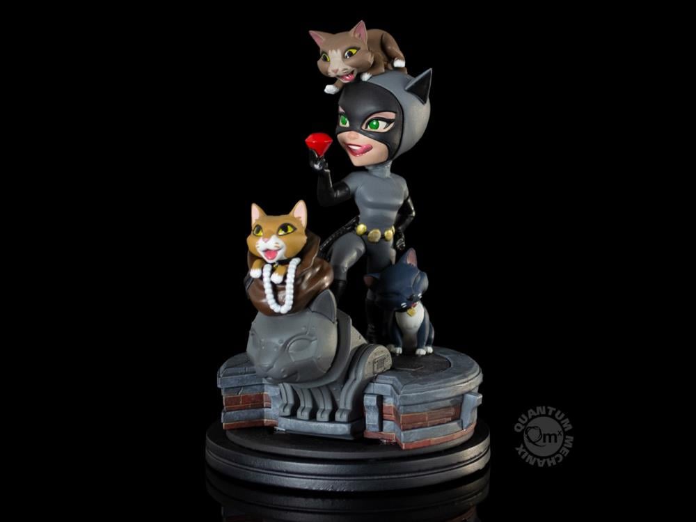 Batman: The Animated Series Q-Fig Elite Catwoman Diorama Gallery Image 4