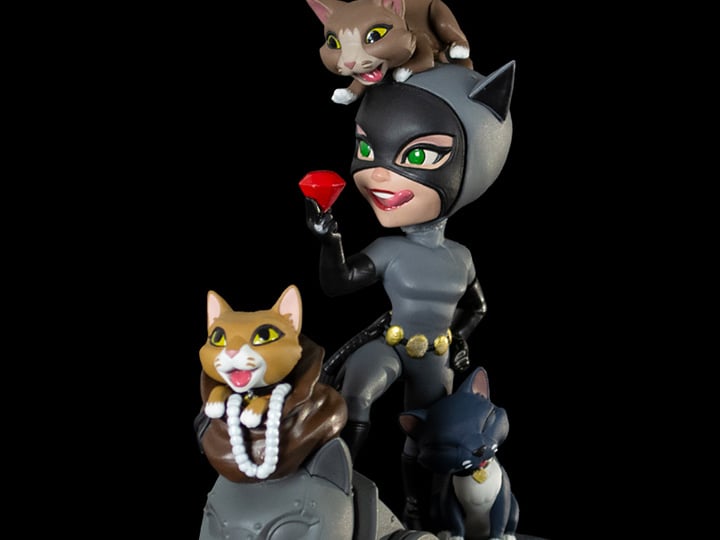 Batman: The Animated Series Q-Fig Elite Catwoman Diorama Gallery Image 1