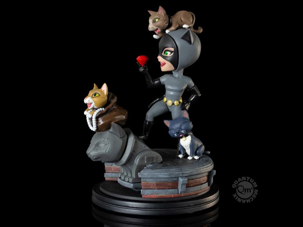Batman: The Animated Series Q-Fig Elite Catwoman Diorama Gallery Image 5