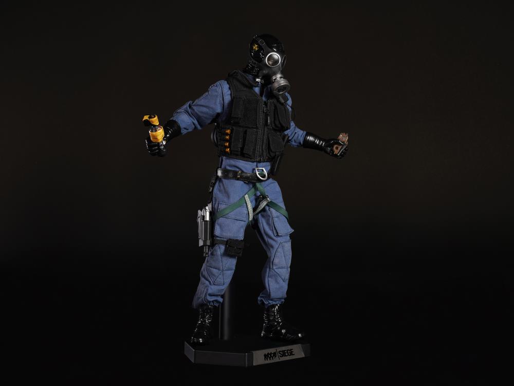 Rainbow Six: Siege Smoke 1/6 Scale Figure Gallery Image 4