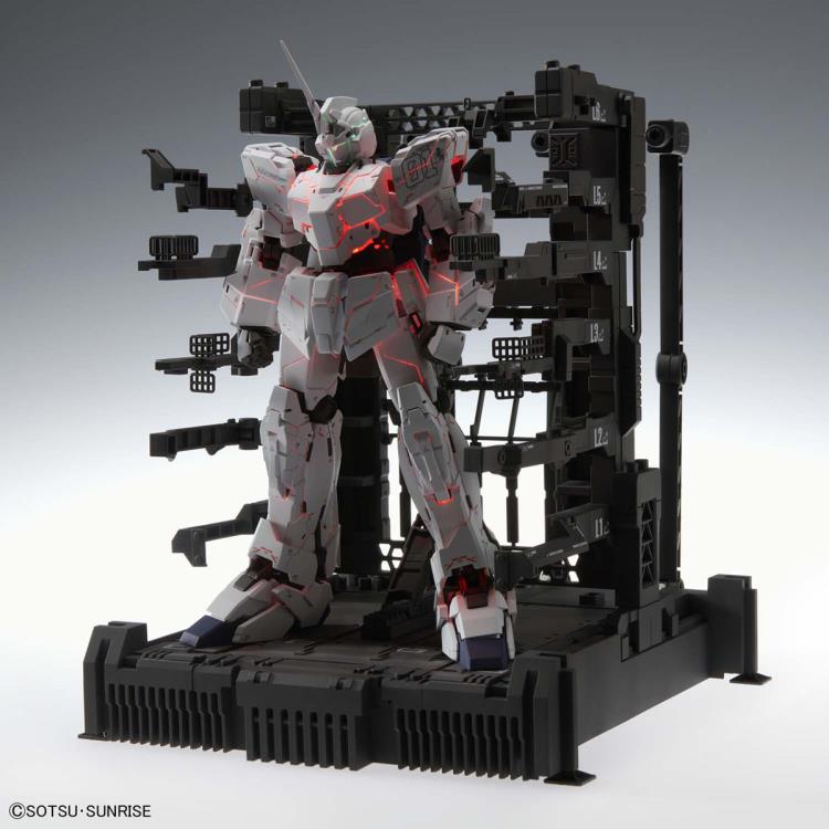 Mobile Suit Gundam Unicorn MGEX RX-0 Unicorn Gundam (Ka Ver.) 40th Anniversary 1/100 Scale Model Kit Gallery Image 6