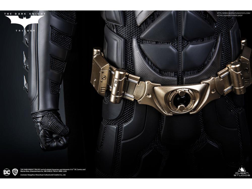 The Dark Knight Batman 1/3 Scale Statue Gallery Image 11