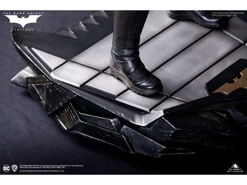 The Dark Knight Batman 1/3 Scale Statue Gallery Image 13