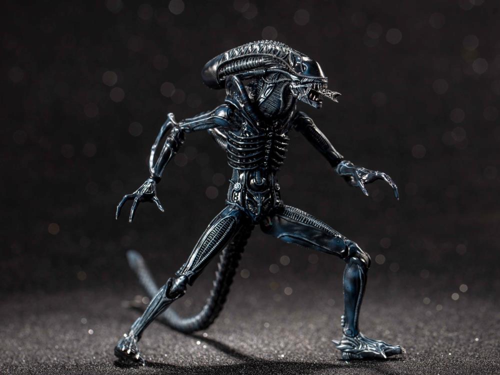 Aliens Blue Alien Warrior 1:18 Scale PX Previews Exclusive Action Figure Gallery Image 4