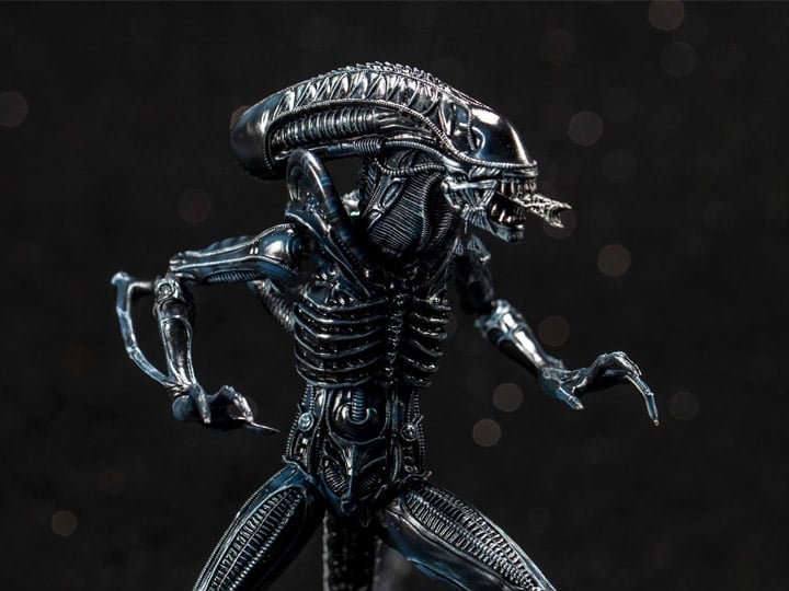 Aliens Blue Alien Warrior 1:18 Scale PX Previews Exclusive Action Figure Gallery Image 1