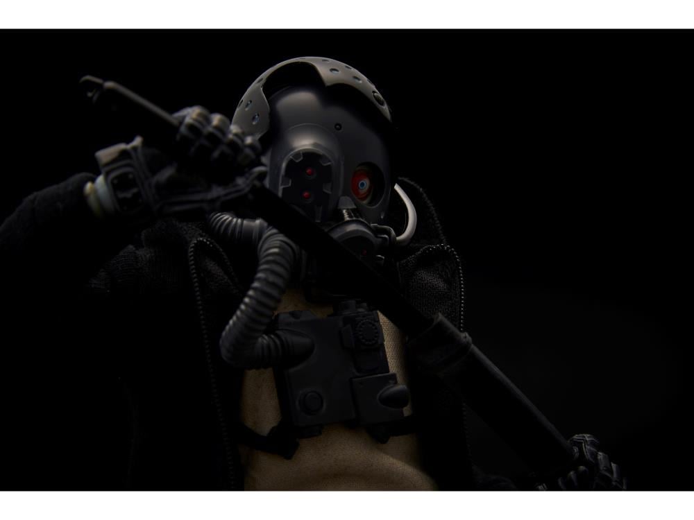 TOA Heavy Industries Anti CaRB Squad Seiji Synthetic Human 1/6 Scale SDCC 2015 Exclusive Figure Gallery Image 5