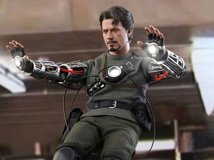 Iron Man MMS581 Tony Stark (Mech Test Ver.) 1/6th Scale Collectible Figure Gallery Image 1