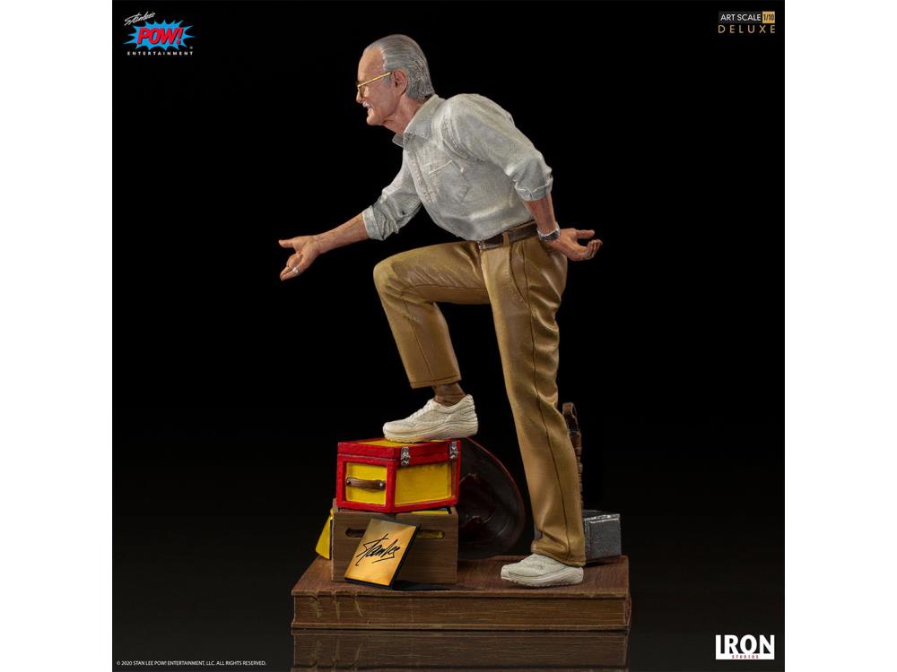 Stan Lee 1/10 Deluxe Art Scale Limited Edition Statue Gallery Image 4