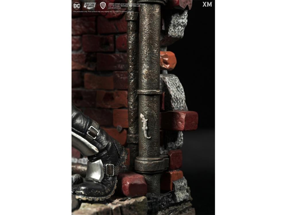 DC Rebirth Premium Collectibles Red Hood Limited Edition Statue Gallery Image 8