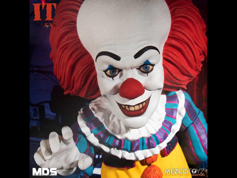 IT (1990) Mezco Designer Series Deluxe Pennywise Gallery Image 6